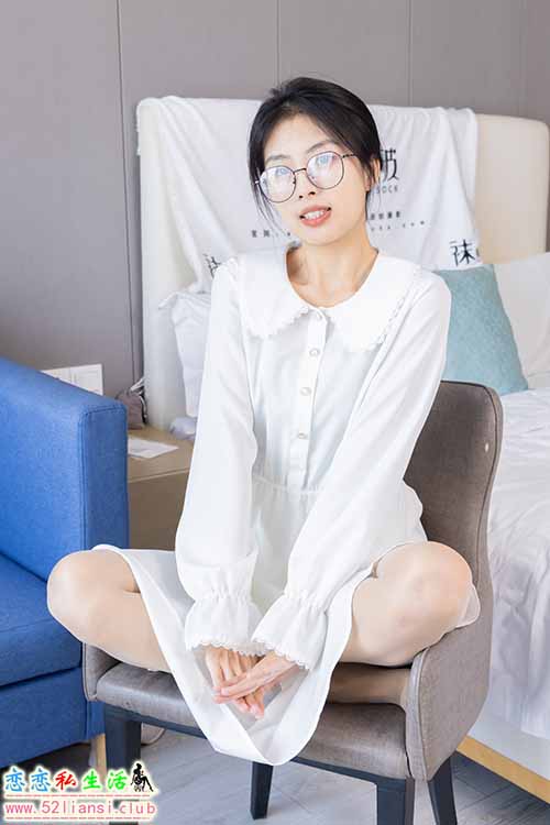 [袜啵啵] 494期 奶油-帆布鞋、薄肉丝-脚尖加固款、薄肉丝踩小蛋糕剧情 (带视频)【160P+1V/6.98G】
