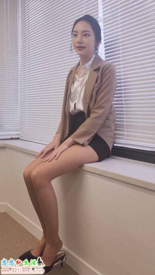 [油管精选] 045-혜민원-会议室制服换丝【5min/92M】
