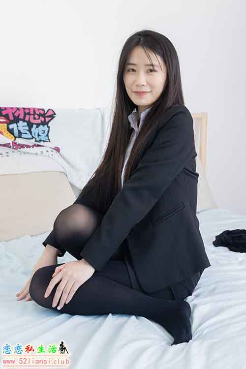 [物恋传媒] No.2318 菜菜-OL制服、高跟鞋、三双厚黑丝叠穿、袜腰展示、视频包含脱袜子的剧情(带视频)【177P+1V/5.56G】