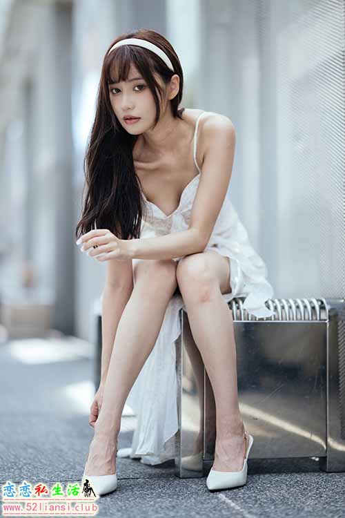 [街拍丝足]499-长腿美模 惠宁 - 华山【106P/307M】