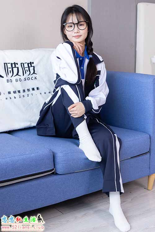 [袜啵啵] 456期 甜甜圈-运动鞋、白棉袜、裸足、校服(带视频)【150P+1V/6.46G】