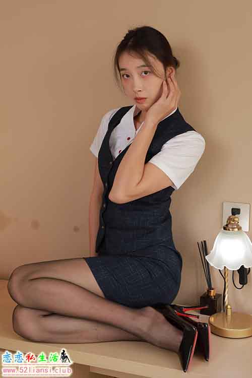 [IESS异思趣向] 丝享家 2011：小九《黑丝服务生(下)》[84P-60MB]