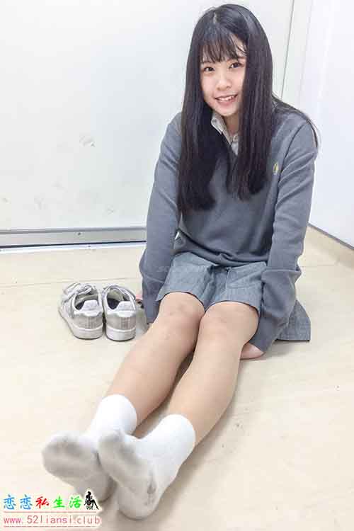 [台湾solexight足控] 50-Dora2-脏臭白袜 丝袜 臭鞋(带视频)【90P+2V/2.58G】