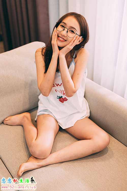 [街拍丝足]505-长腿美模 柯茲 - 睡衣【134P/528M】