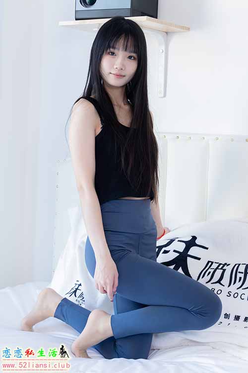 [袜啵啵] 493期 甜甜圈-运动鞋、薄肉丝-脚尖微加固款、瑜伽裤裤里丝(带视频)【140P+1V/5.42G】