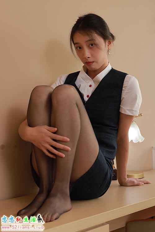 [IESS异思趣向] 丝享家 2011：小九《黑丝服务生(下)》[84P-60MB]