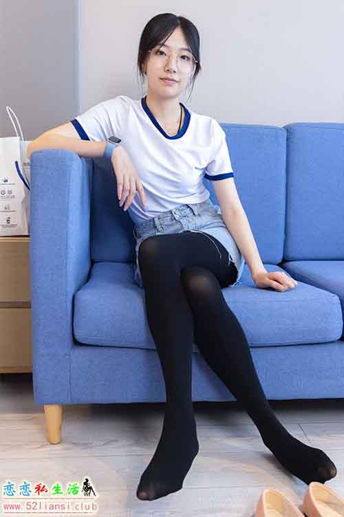 [袜啵啵] 447期 小甜豆-平底鞋、厚黑丝、踩方便面、圣女果、橘子、巧克力蛋糕剧情(带视频)【140P+1V/7.23G】