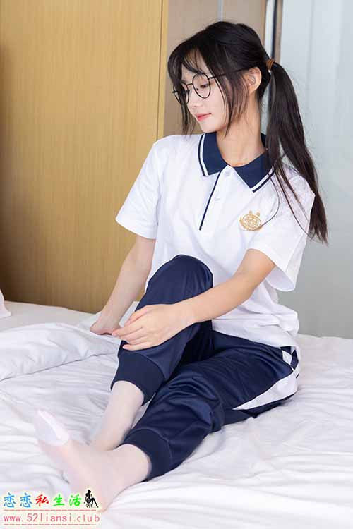 [袜啵啵] 446期 甜甜圈-板鞋、白棉袜、白丝-脚尖加固款、校服裤里丝(带视频)【150P+1V/6.09G】