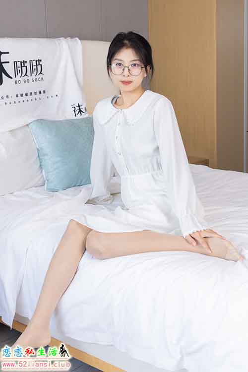 [袜啵啵] 494期 奶油-帆布鞋、薄肉丝-脚尖加固款、薄肉丝踩小蛋糕剧情 (带视频)【160P+1V/6.98G】