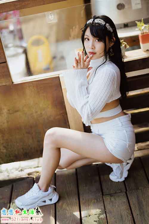 [街拍丝足]506-长腿美模 Ashley - 三芝【114P/317M】