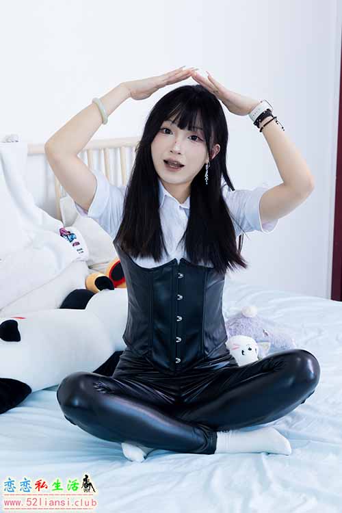 [物恋传媒] No.2289 嘟嘟-长靴、高跟凉鞋、白棉袜、裸足(带视频)【200P+1V/4.46G】