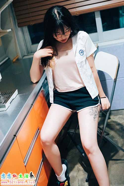 [Loozy] NO.032 Sonson (손손) - Reading room【56P/235M】