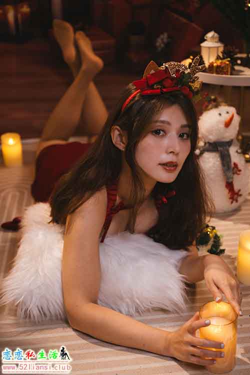 [街拍丝足]471-长腿美模 筱筱 - 圣诞肉丝【93P/245M】