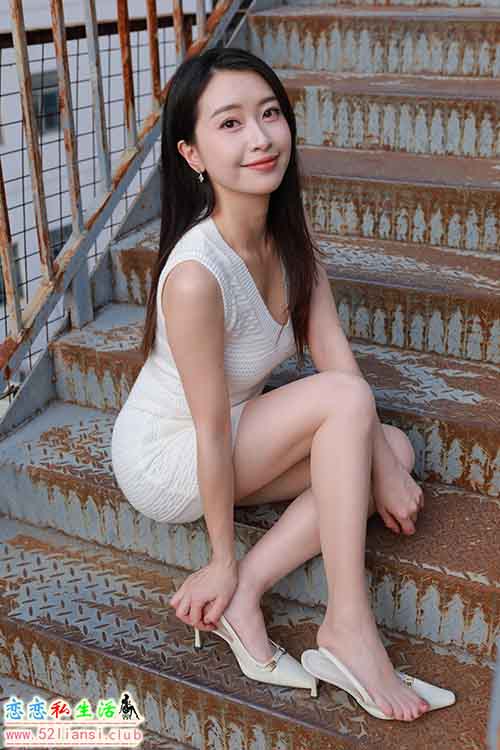 [IESS异思趣向] 丝享家 2012：小婕《针织包臀裙》[92P-119MB]