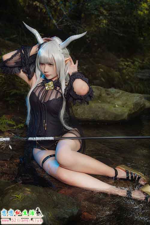 [美图精选]1783-麻花酱-明日方舟 闪灵泳装【20P/40M】