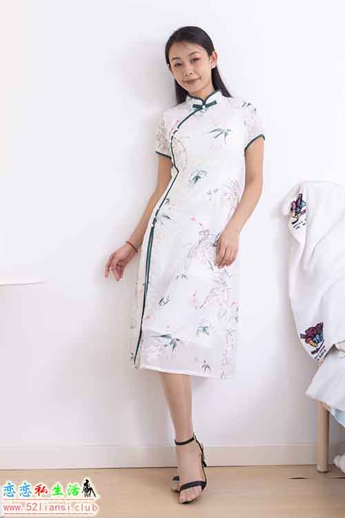 [物恋传媒] No.2321 岚岚-高跟凉鞋、薄肉丝、抹婴儿油以及踩香蕉剧情(带视频)【160P+1V/4.62G】