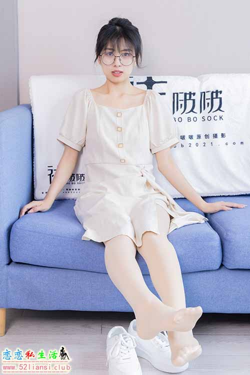 [袜啵啵] 483期 奶油-板鞋、白船袜厚肉丝叠穿、厚肉丝、瑜伽动作、船袜和丝袜分别踩葡萄剧情(带视频)【171P+1V/7.41G】