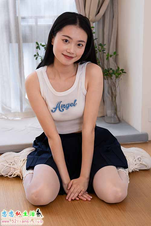 [甜予摄影] NO.097 齐齐-运动鞋、薄白丝-脚尖加固款(带视频)【125P+2V/9.81G】
