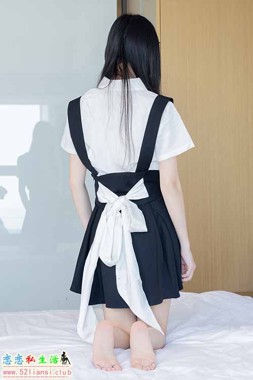[袜啵啵] 444期 甜甜圈-两双高跟鞋、凉鞋、肉丝-脚尖加固款、裸足(带视频)【186P+1V/7.88G】