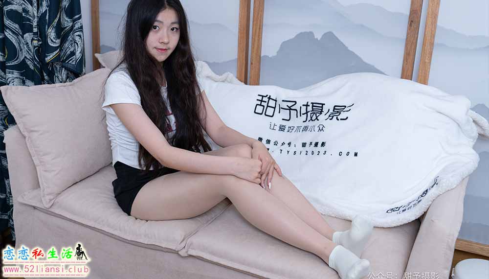 [甜予摄影] NO.079 小云-运动鞋、白棉袜、肉丝-脚尖加固款(带视频)【139P+2V/10.1G】