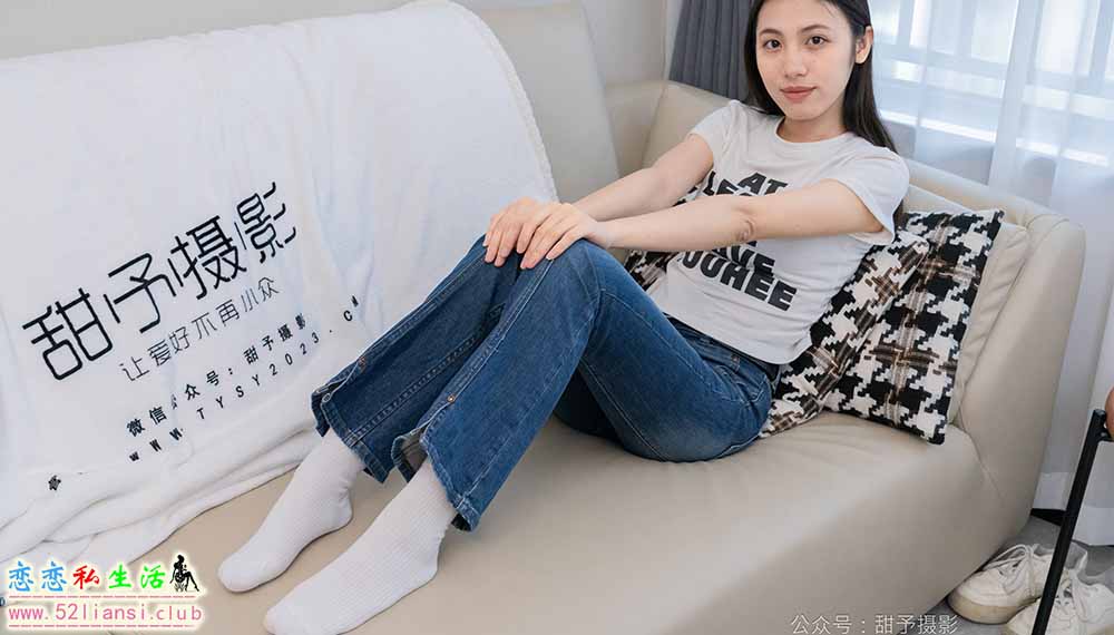 [甜予摄影] NO.132 诺诺-板鞋、白棉袜、裸足(带视频)[129P+2V/9.98G]
