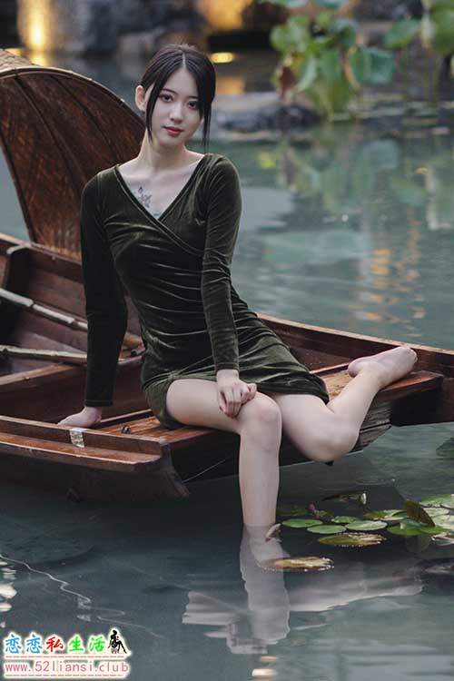 [尤蜜丝] No.111 穿搭推广展示图集(带视频)[61P+1V/1.00G]