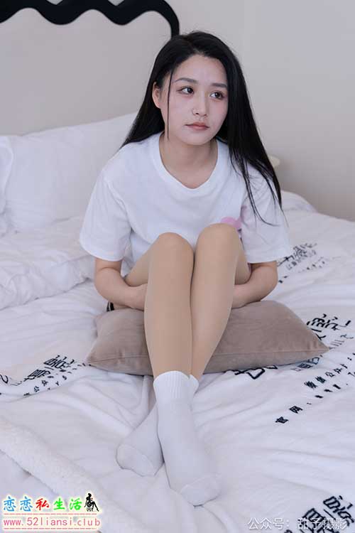 [甜予摄影] NO.072 澜澜-帆布鞋、白棉袜、踩蜡笔小新玩偶剧情(带视频)【125P+2V/10.6G】