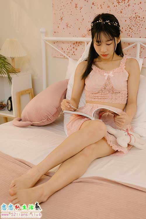 [街拍丝足]420-长腿美模 鲁鲁 - 可爱睡衣【140P/365M】