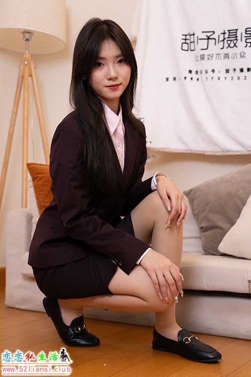 [甜予摄影] NO.033 璇璇-银行制服、皮鞋、肉丝(带视频)【124P+2V/9.63G】