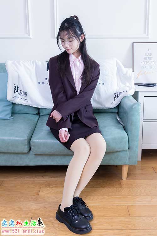 [袜啵啵] 362期 甜甜圈-两双皮鞋、厚肉丝、厚黑丝、ol制服(带视频)【230P+1V/7.96G】