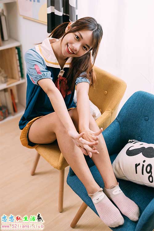 [街拍丝足]387-长腿美模 芊聿 - 可爱睡衣【99P/167M】