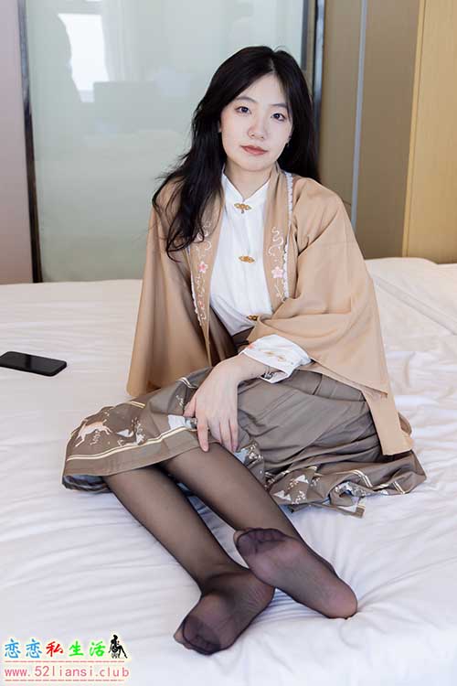 [袜啵啵] 387期 小甜豆-两双高跟鞋、黑丝、肉丝(带视频)【145P+1V/6.28G】