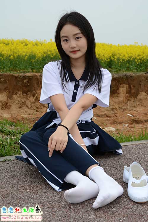 [初夏女神]169期 双双~【油菜花地】又到了满地的金黄色季节了，怎能错过这金灿灿的好背景(带视频)【100P+1V/3.35G】