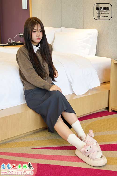 [御足摄影]011期(带视频)【83P+1V/2.79G】
