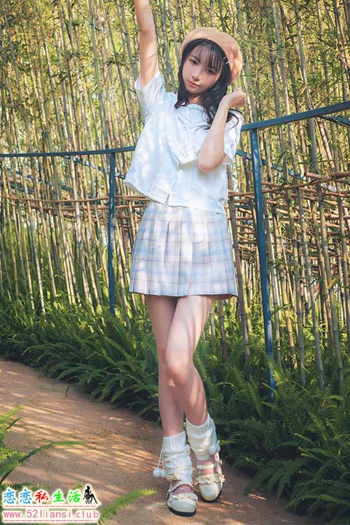 [美图精选]1498-西瓜少女(西呱呀呀呀)-白云森林短袖无外套【38P/75M】