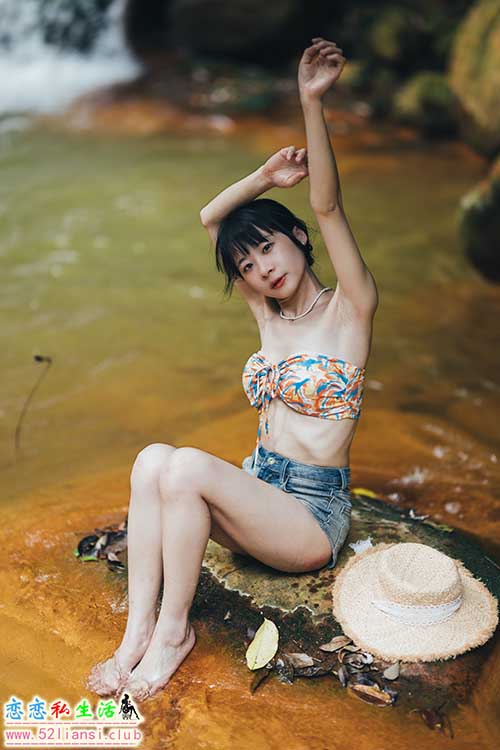 [街拍丝足]389-长腿美模 鲁鲁 - 野溪【99P/237M】