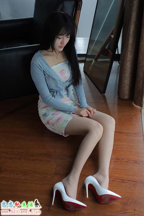 [IESS异思趣向] 丝享家 1685：婉萍《甜御美女》[93P／70MB]