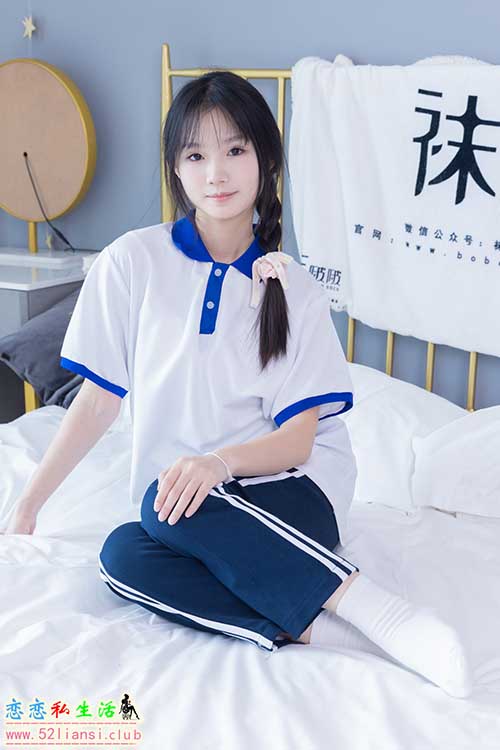 [袜啵啵] 366期 甜甜圈-三双板鞋、白棉袜、短白丝(带视频)【150P+1V/6.13G】