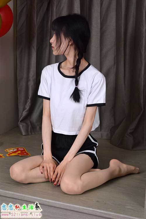 [初夏女神]154期 柒柒~《我的大嘴猴》终于有了一双属于我专属的鞋鞋了(带视频)【110P+1V/3.95G】