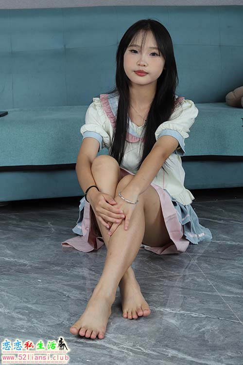 [精选资源]130-纹纹秀美脚，人美脚嫩【90P/913M】
