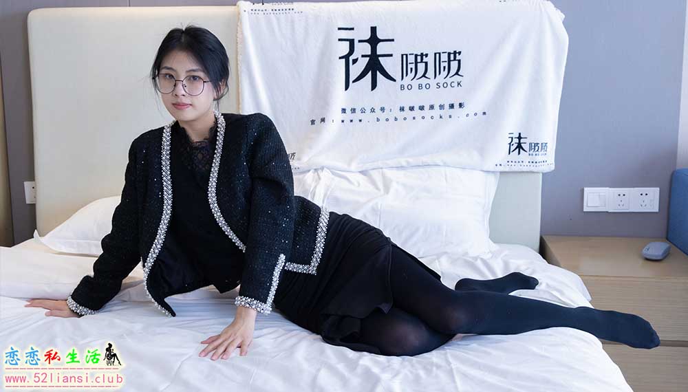 [袜啵啵] 378期 奶油-短靴、运动鞋、厚黑丝、厚灰丝(带视频)【190P+1V/8.38G】