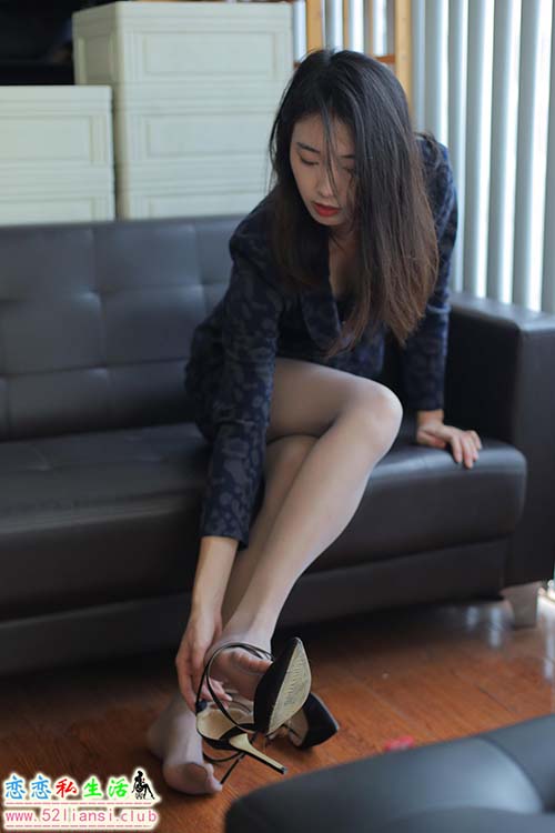 [IESS异思趣向] 丝享家 1662：小九《诱人灰色》[89P／63MB]