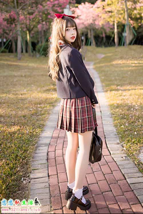 [YALAYI雅拉伊] No.885 最美的青春 阿禾【41P/86M】