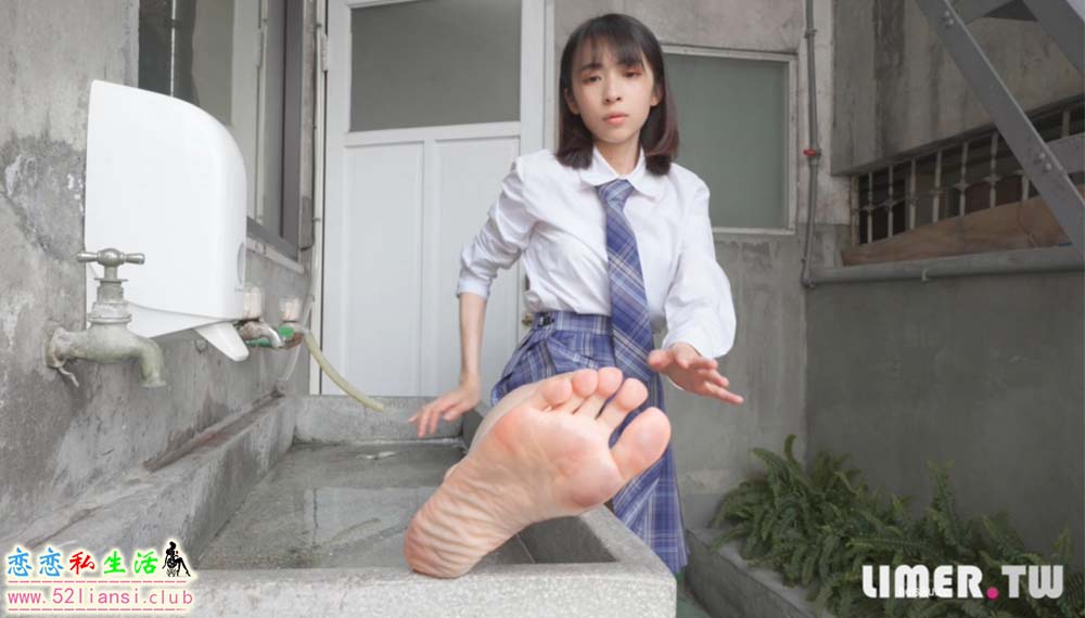 [Limerence] 100 子子 JK小腿袜到裸足的偷窥视角(带视频)【1V/1.95G】