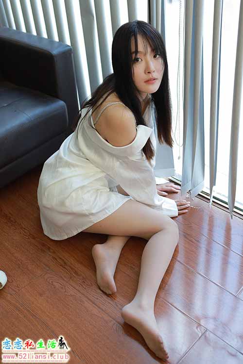[IESS异思趣向] 丝享家 1829：婉萍《一字肩衬衣》[90P-72MB]