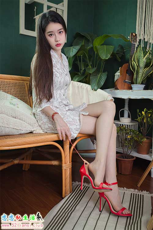 [精选资源]121-Sia不吃鱼 – 微密圈 红色高跟【139P/1.2G】