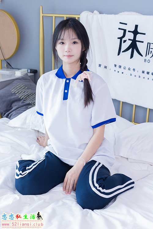 [袜啵啵] 366期 甜甜圈-三双板鞋、白棉袜、短白丝(带视频)【150P+1V/6.13G】