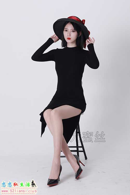 [尤蜜丝] No.107 穿搭推广展示图集[18P/119M]