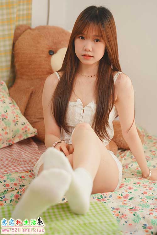 [觅芙少女]NO.209 小怡-你是人间美好(带视频)【249P+1V/1.82G】