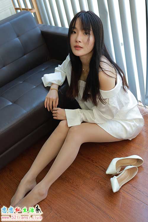 [IESS异思趣向] 丝享家 1829：婉萍《一字肩衬衣》[90P-72MB]